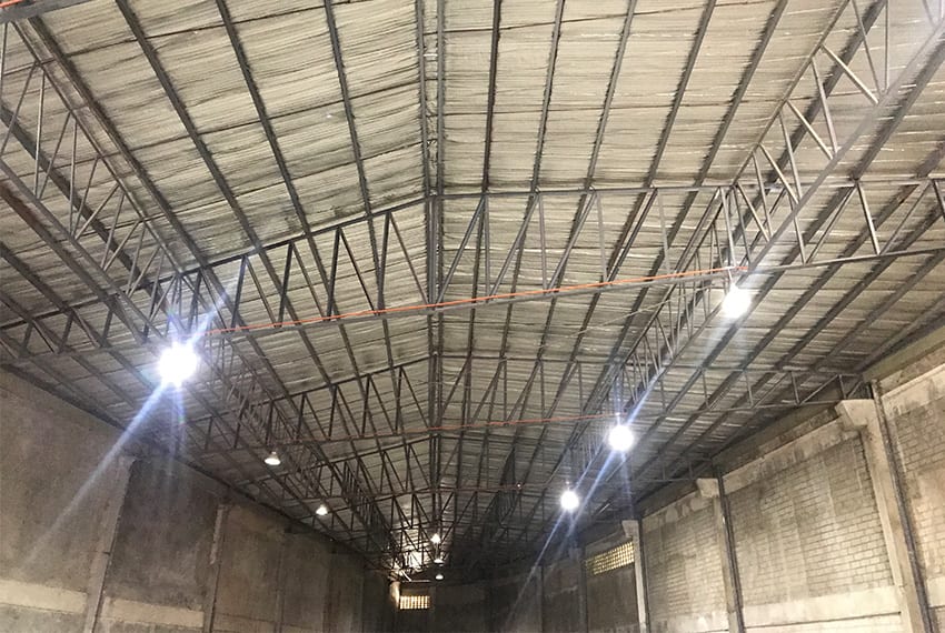 warehouse-for-rent-in-cabancalan-ceiling