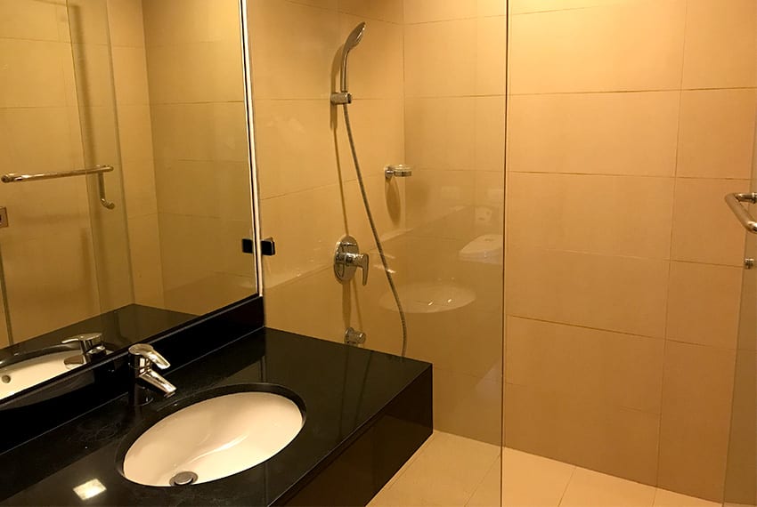 2-bedroom-for-rent-in-parkpoint-masters-shower