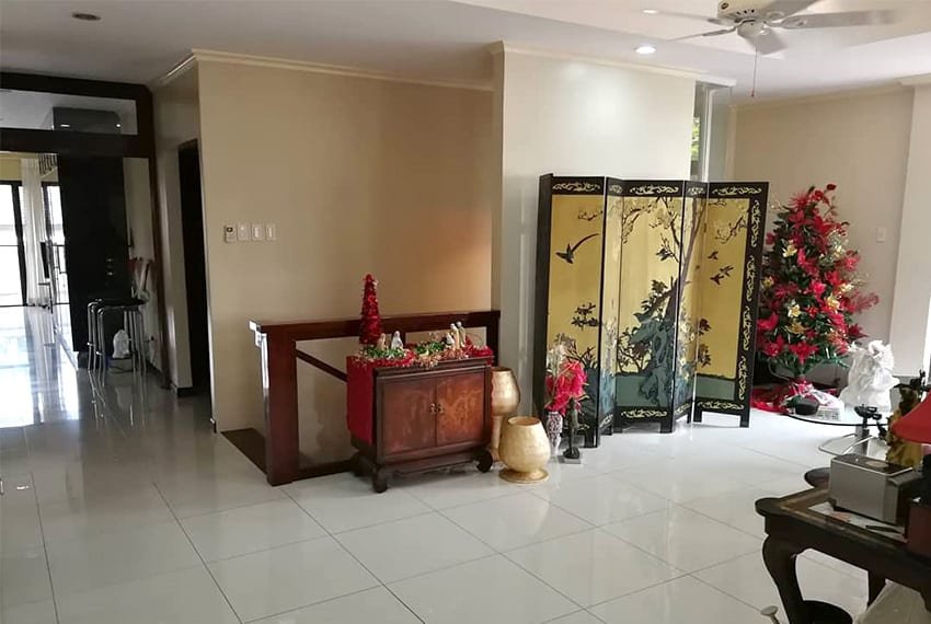 pristina-north-house-for-sale-in-talamban-hallway