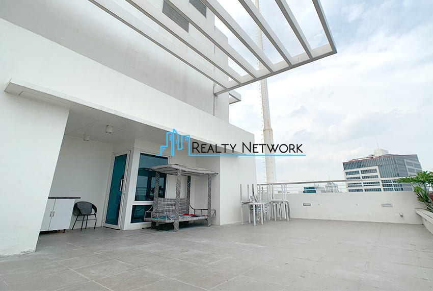 3-Level-1016-residences-with-private-deck-for-sale-upper-view