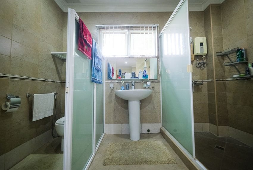 garnetville-house-for-sale-masters-bathroom