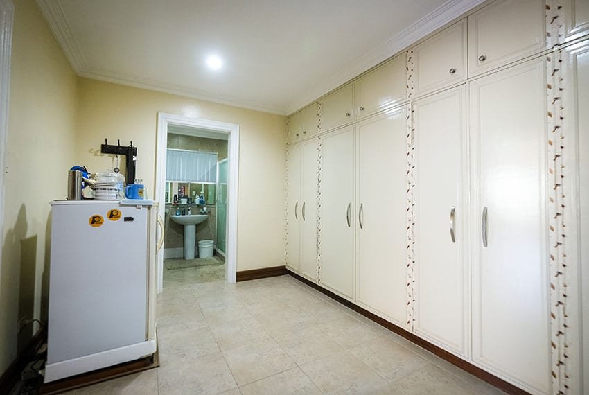 garnetville-house-for-sale-masters-closet