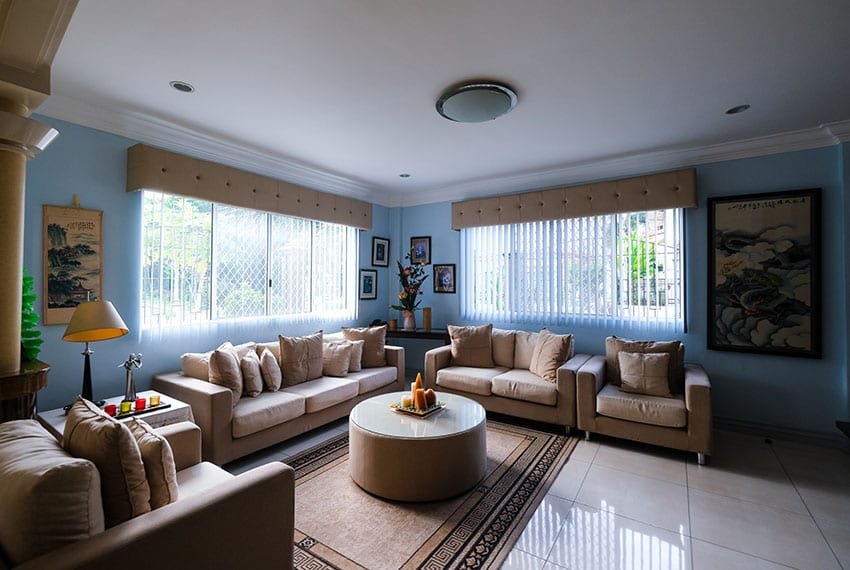 garnetville-house-for-sale-sofa