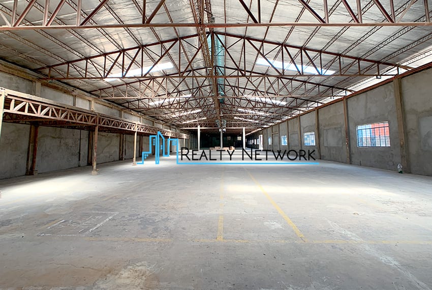 2500sqm-warehouse-for-rent-in-as-fortuna-left-center