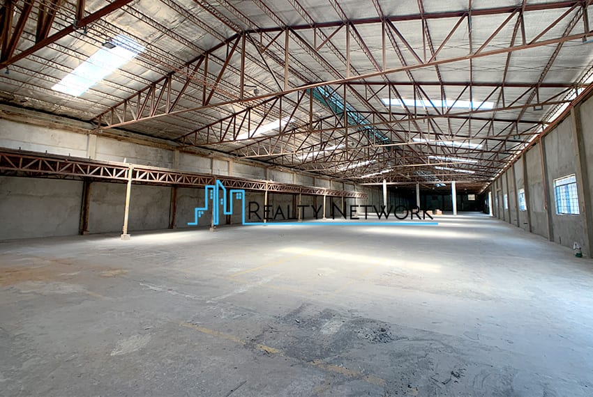 2500sqm-warehouse-for-rent-in-as-fortuna-left-corner