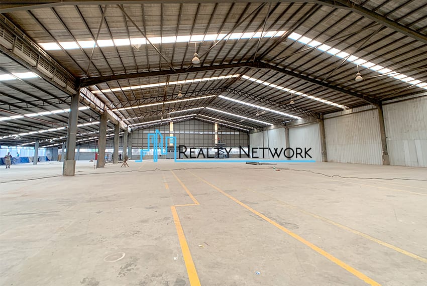 3300-sqm-warehouse-with-loading-bay-for-rent-in-mandaue-center-entrance