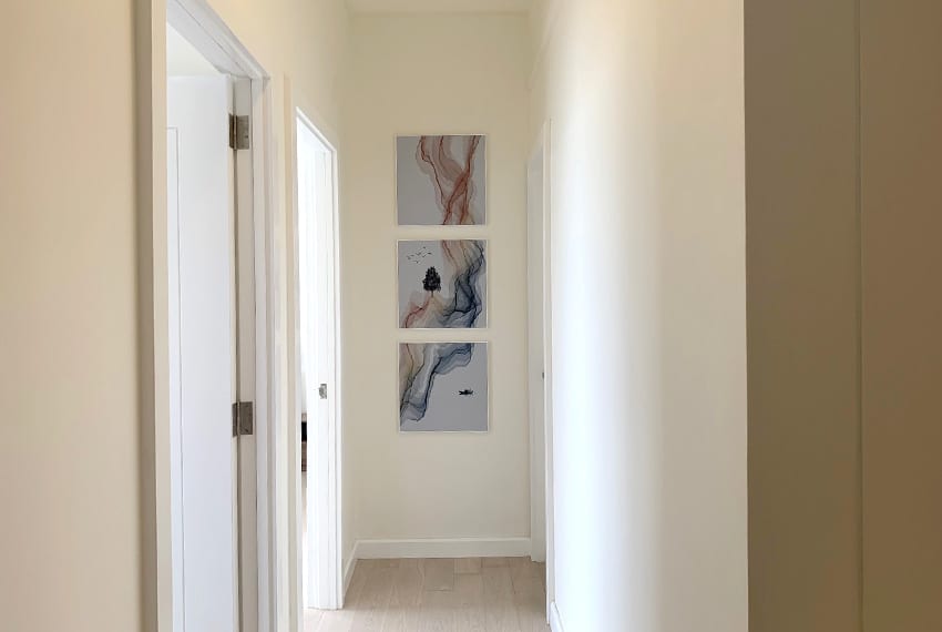 simple-2-bedroom-in-32-sanson-hallway
