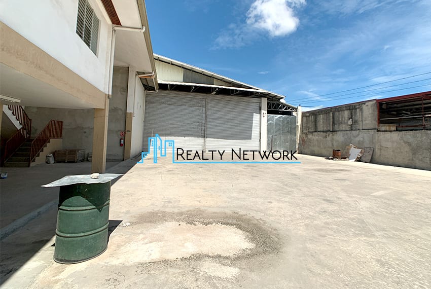 warehouse-for-rent-with-staff-house-and-office-in-tingub-mandaue-staff-house-entrance