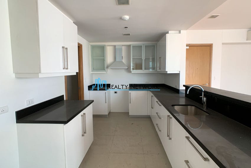 lower-floor-2-bedroom-parkpoint-residence-for-sale-kitchen