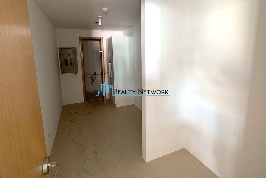 lower-floor-2-bedroom-parkpoint-residence-for-sale-maid-quarter