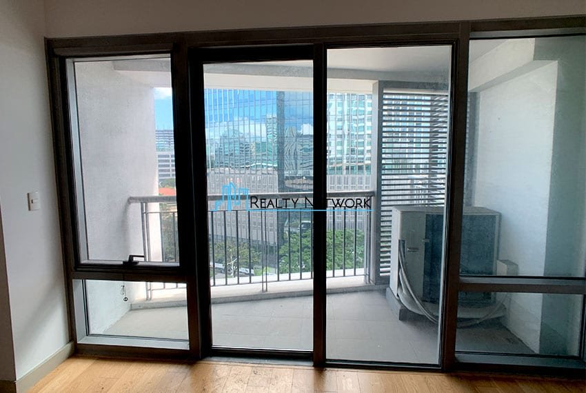 lower-floor-2-bedroom-parkpoint-residence-for-sale-masters-view