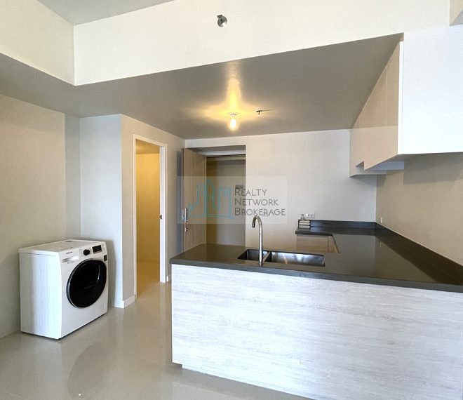 resale-2-bedroom-in-mandani-bay-tower-1-entrance-kitchen-profile