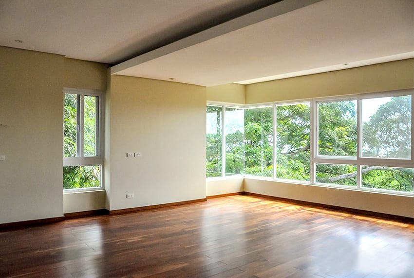 maria-luisa-house-for-sale-masters-bedroom