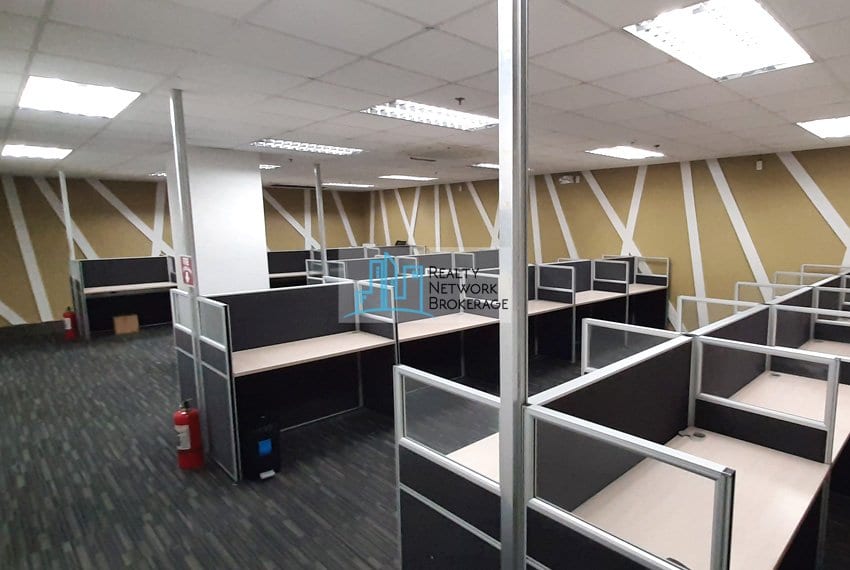 102-sqm-office-for-rent-in-it-park-cebu-leftside