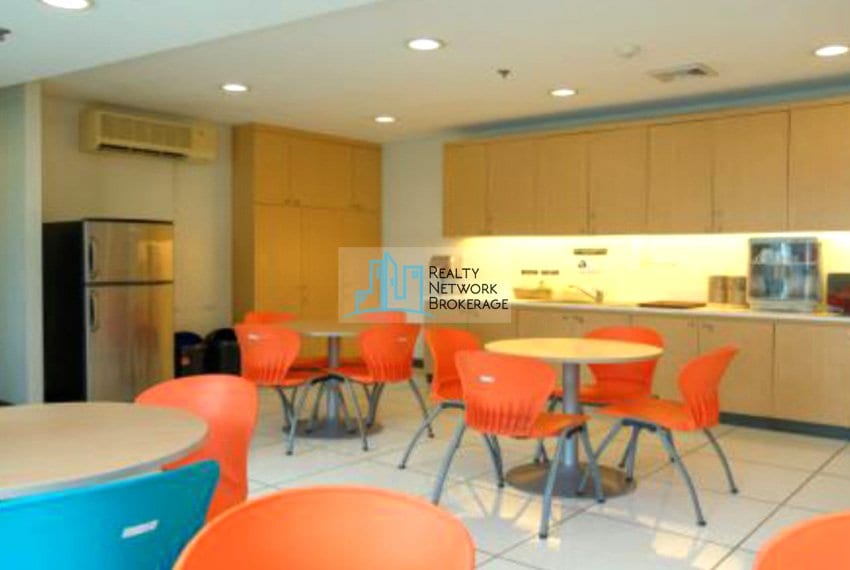 2-rooms-2-seater-office-for-rent-pastry
