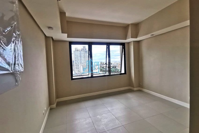base-line-tower-studio-unit-for-sale-inside-view