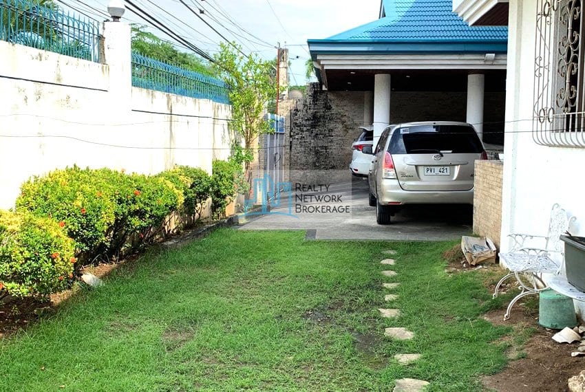 sto-nino-village-house-for-sale-in-banilad-outiside-2
