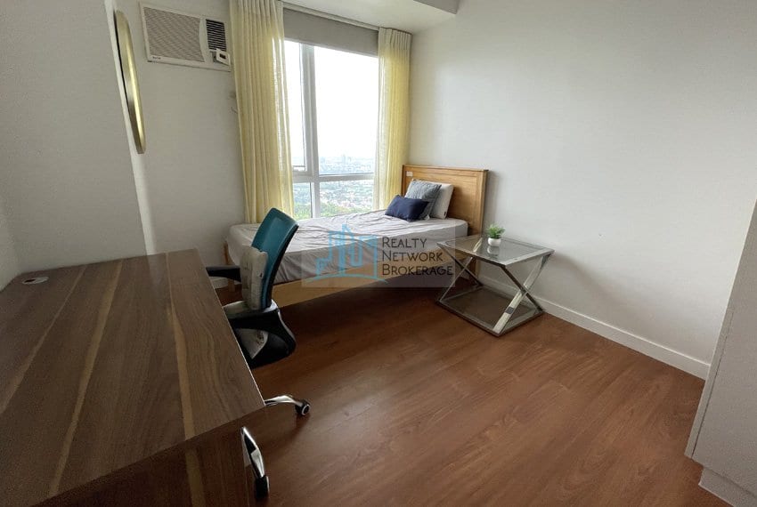2-bedroom-for-sale-in-marco-polo-cebu-bedroom-2