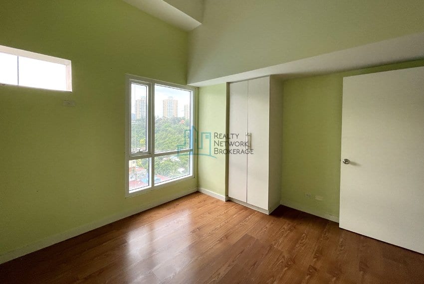 2-bedroom-in-marco-polo-cebu-for-sale-2nd-room-angle