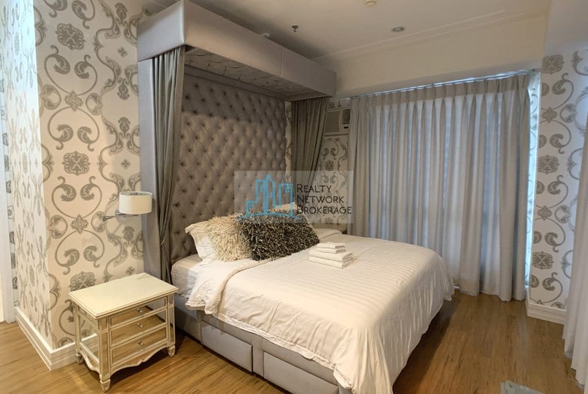 2-bedroom-in-marco-polo-for-rent-masters-bed-profile