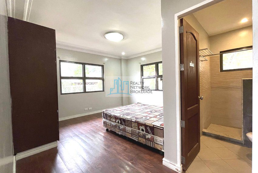 house-for-rent-in-silver-hills-talamban-masters-bed