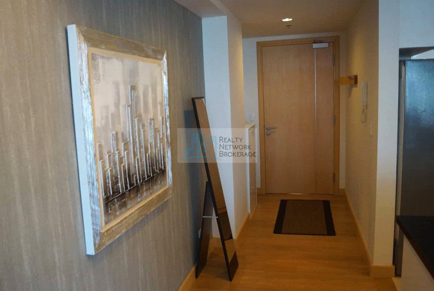 1016-3-bedroom-for-sale-in-cebu-business-park-wall