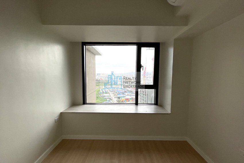 special-corner-1-bedroom-for-sale-in-mandani-bay-suites-window-area