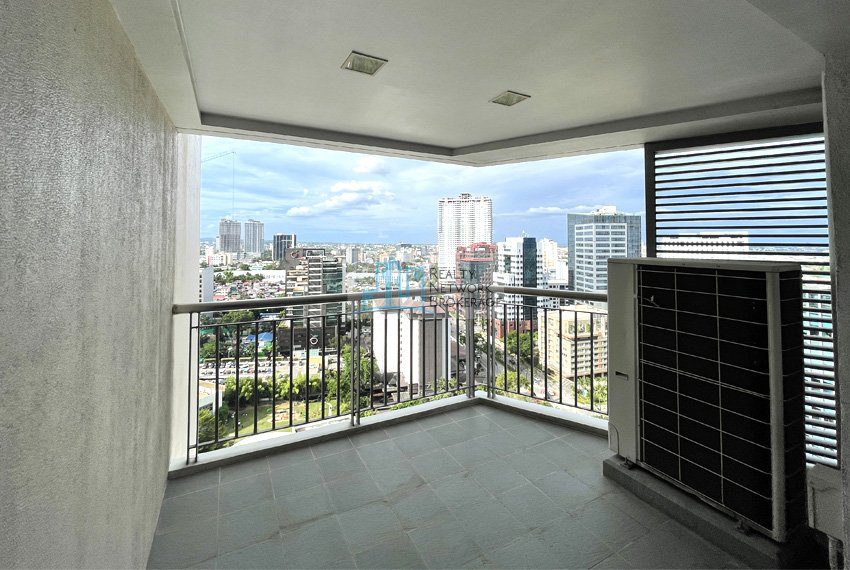 2-bedroom-for-sale-in-parkpoint-cebu-business-park-balcony