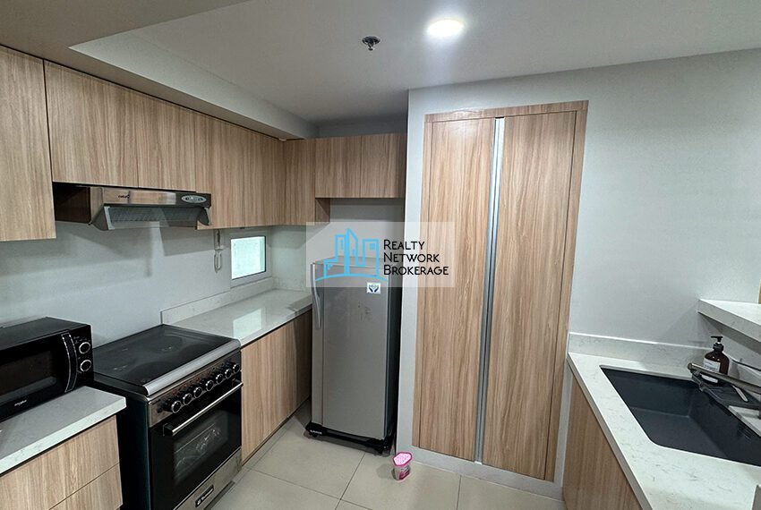 2 BR Solinea Tower 3 - 10