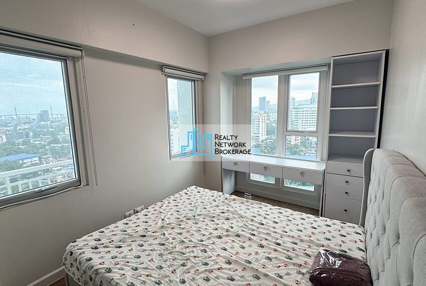 2 BR Solinea Tower 3 - 15