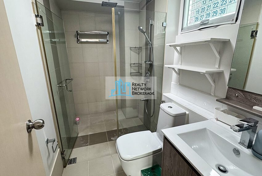 2 BR Solinea Tower 3 - 17