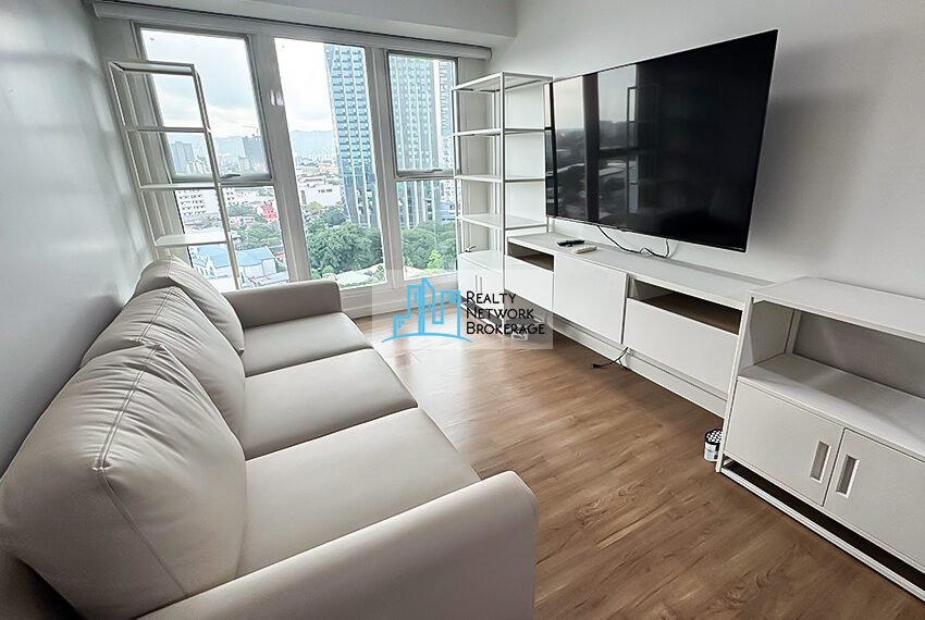 2 BR Solinea Tower 3 - 2