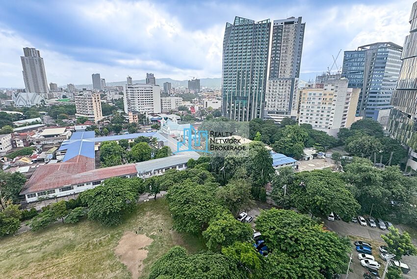 2 BR Solinea Tower 3 - 3