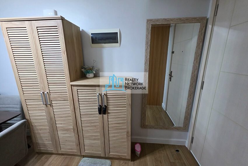 2 BR Solinea Tower 3 - 7