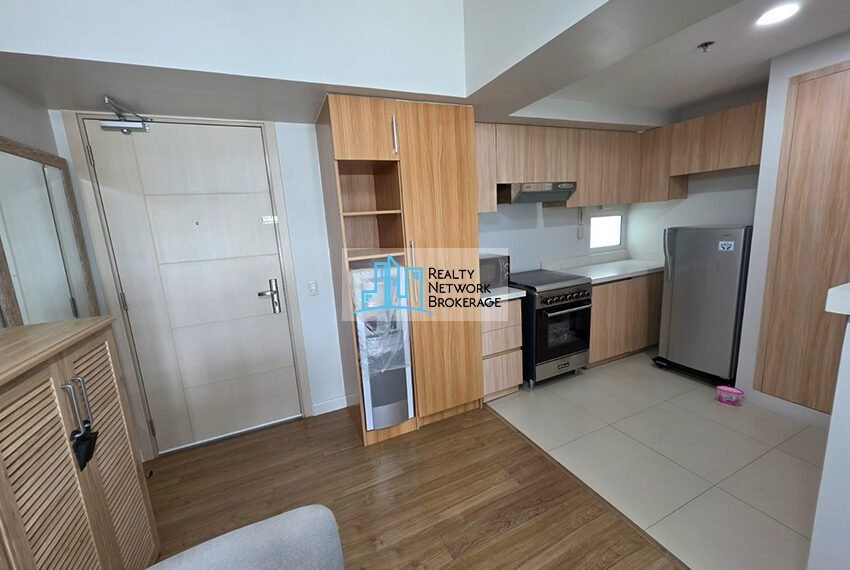 2 BR Solinea Tower 3 - 8