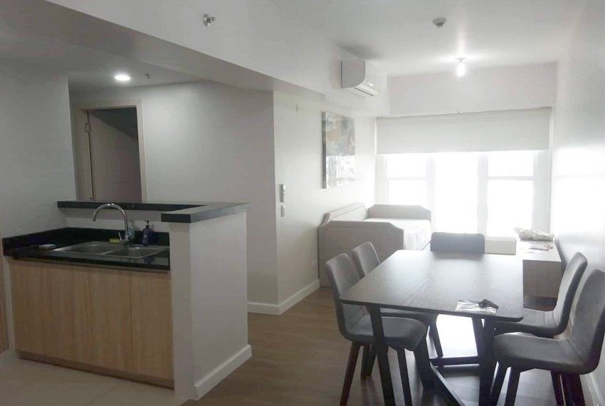 2-bedroom-in-solinea-tower-3-for-rent-family-area