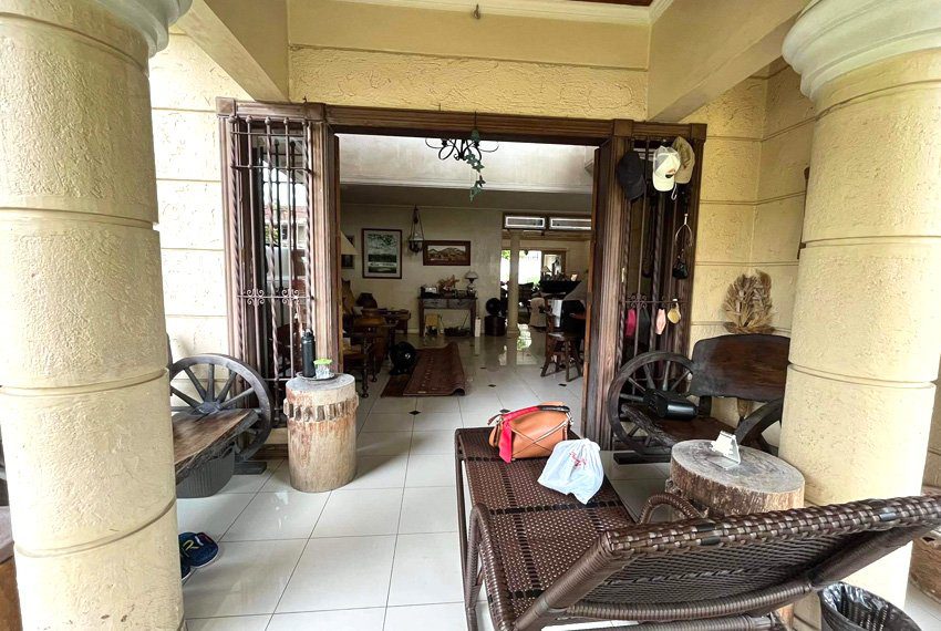 1140-SqM-House-And-Lot-In-North-Town-Subdivision-For-Sale-lobby