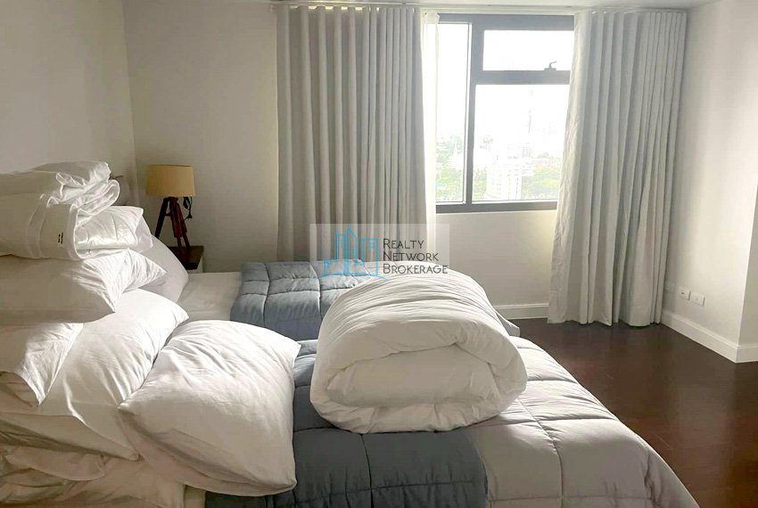 2-bedroom-grand-corner-for-sale-in-alcoves-cebu-room-area