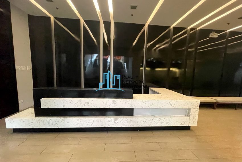 1000 SqM, Office Space For Rent In IT Park-FRON-DESK