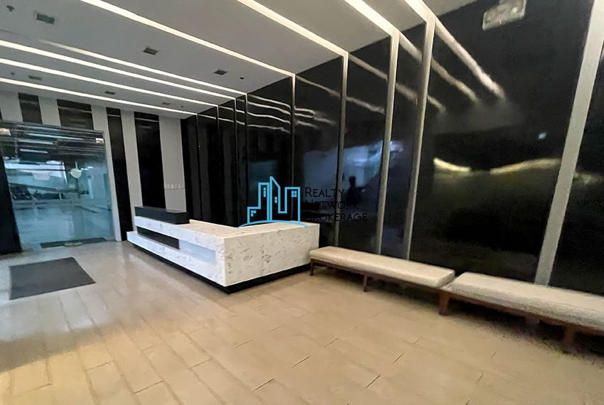 1000 SqM, Office Space For Rent In IT Park-FRON-DESK2