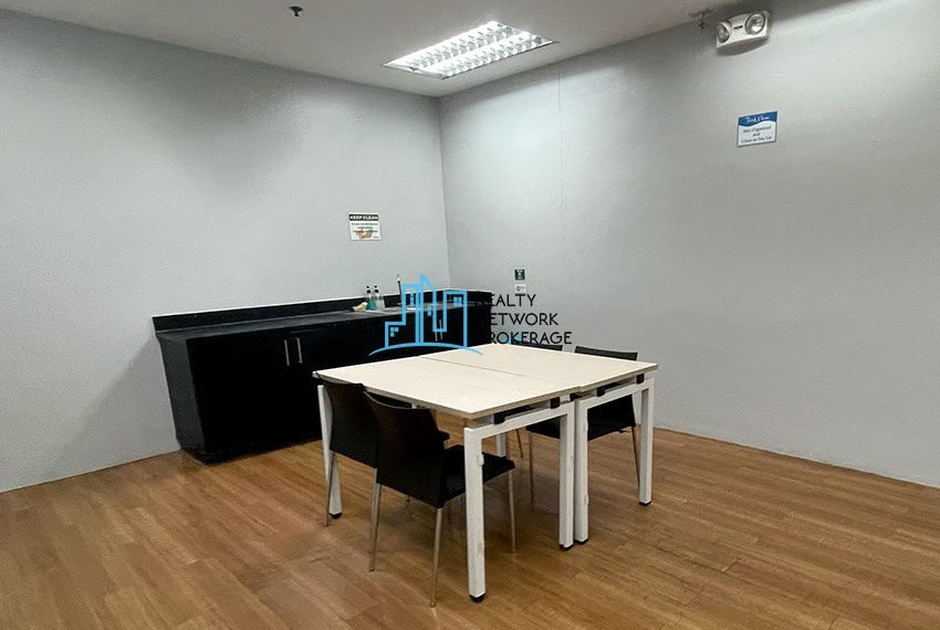 1000 SqM, Office Space For Rent In IT Park-ROOM2