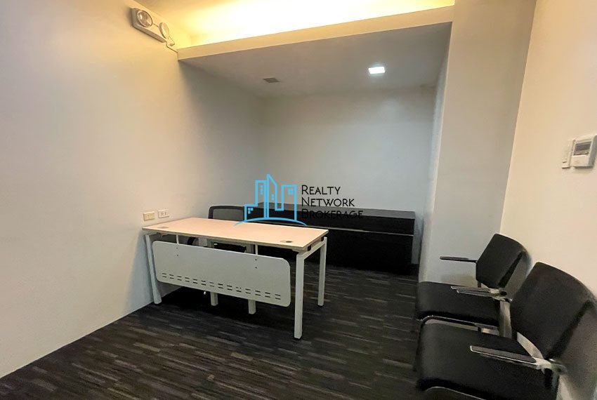 1000 SqM, Office Space For Rent In IT Park-ROOM3