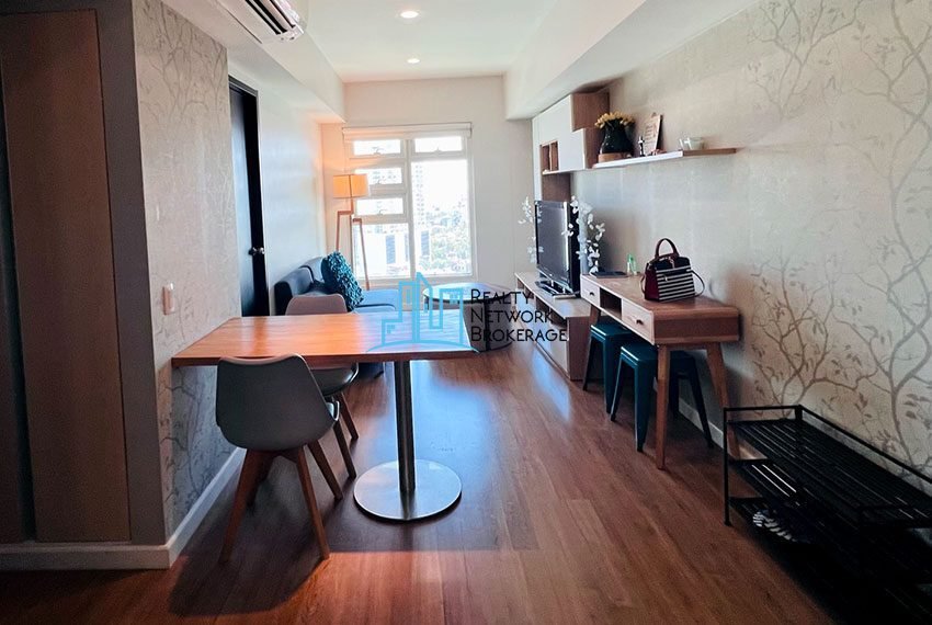 2 Bedroom For Rent In Solinea Tower 1-LIVING-AREA