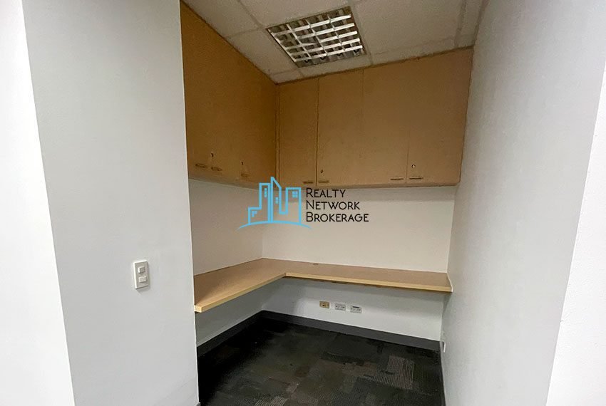 Office Space For Rent In IT Park, 1000 SqM-CABINETS1