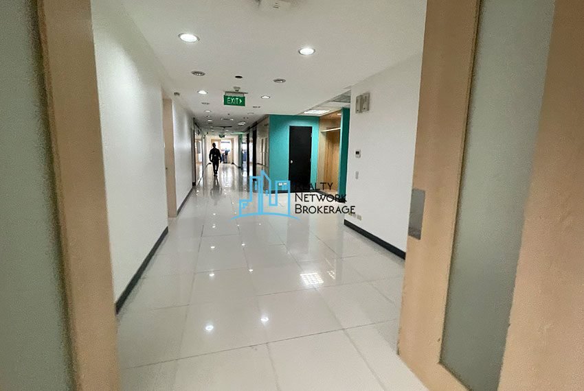 Office Space For Rent In IT Park, 1000 SqM-EXIT
