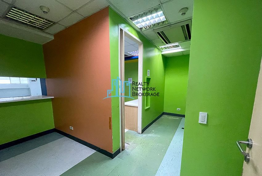 Office Space For Rent In IT Park, 1000 SqM-ROOM1