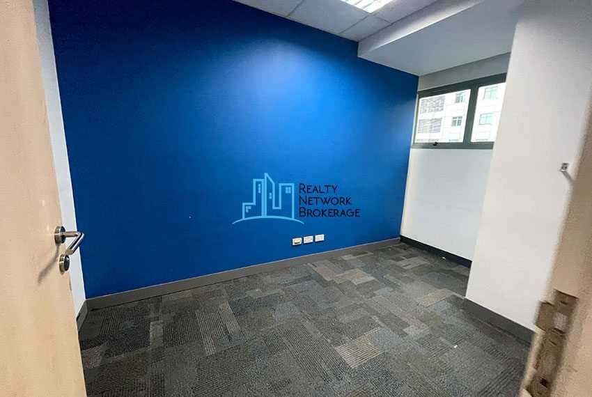 Office Space For Rent In IT Park, 1000 SqM-SPACE7