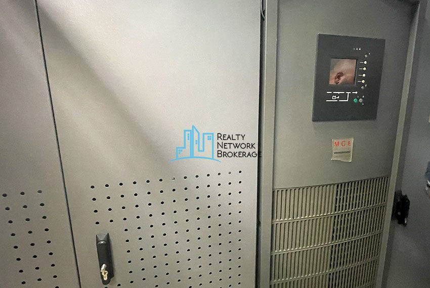 Office Space For Rent In IT Park, 1000 SqM-UPS