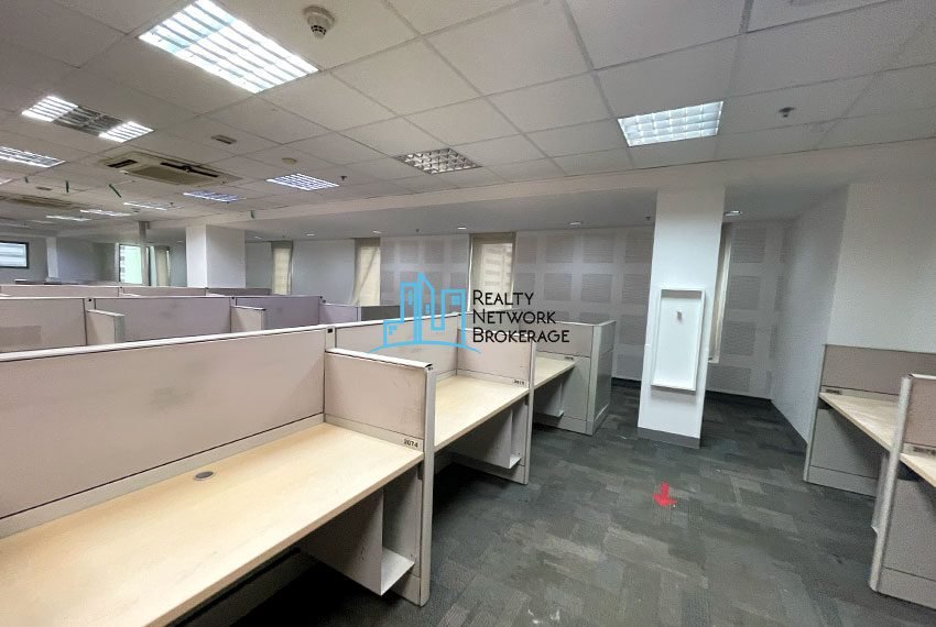 Office-Space-For-Rent-In-IT-Park,-1000-SqM-WORKSPACE6