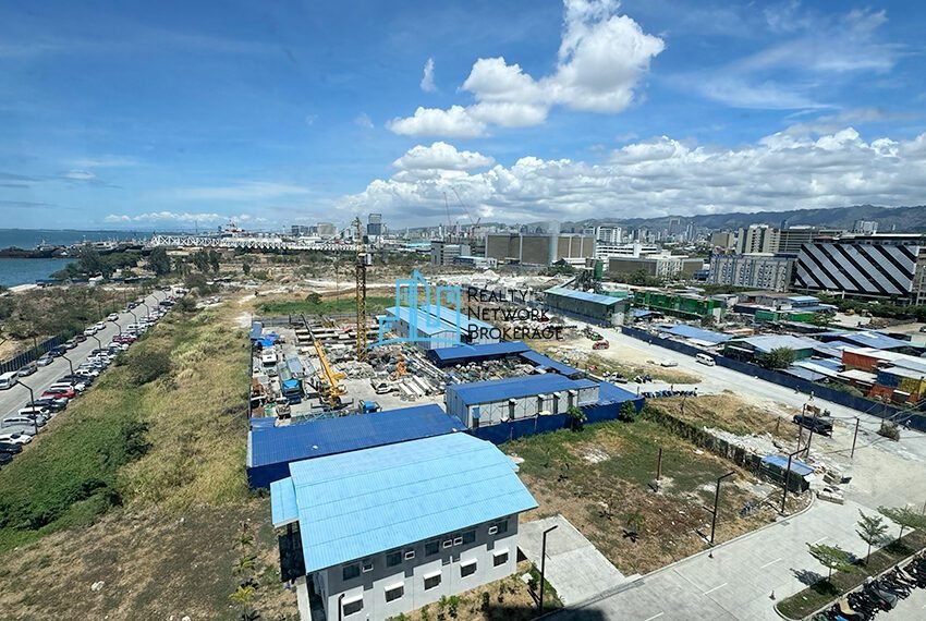 Mandani - 3 Bedroom Corner Unit- 24